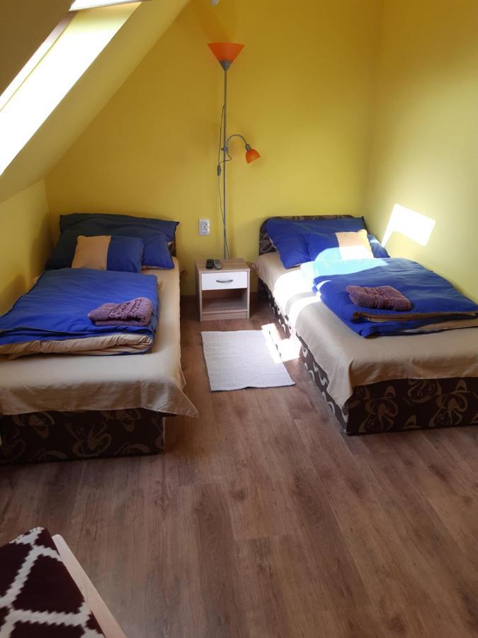 Narcisz Apartman Дьюла Экстерьер фото