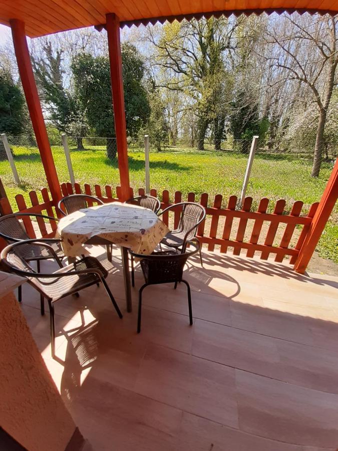 Narcisz Apartman Дьюла Экстерьер фото