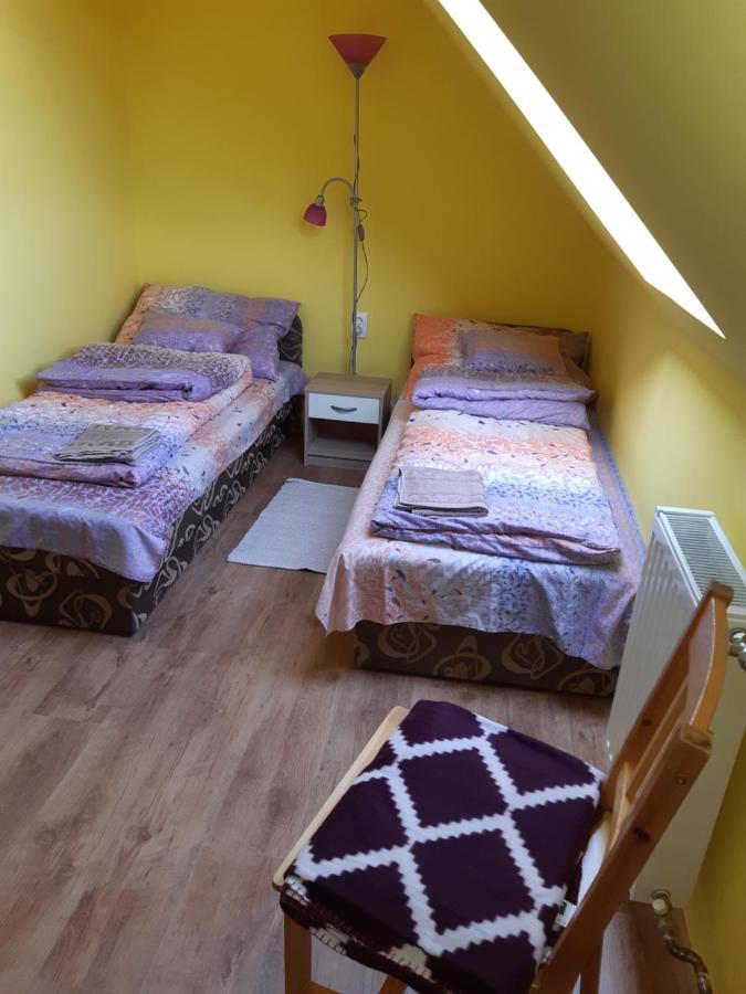 Narcisz Apartman Дьюла Экстерьер фото